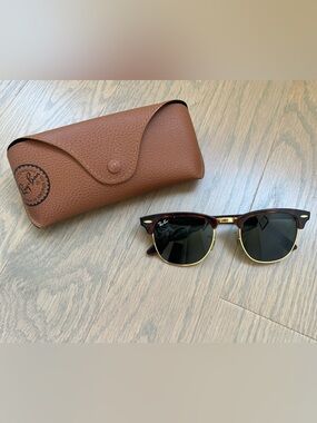 Ray-Ban Sunglasses - Clubmaster RB3016